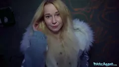 Jouer Innocent Sweetie Plum devient brutale et chevauche une grosse bite dans une scène de réalité hardcore, finissant avec un visage plein de sperme